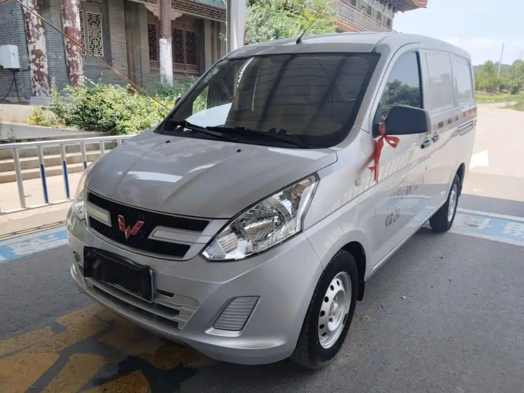 Wuling Rongguang V — фото 2