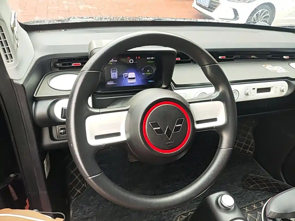 Wuling MINIEV — фото 11