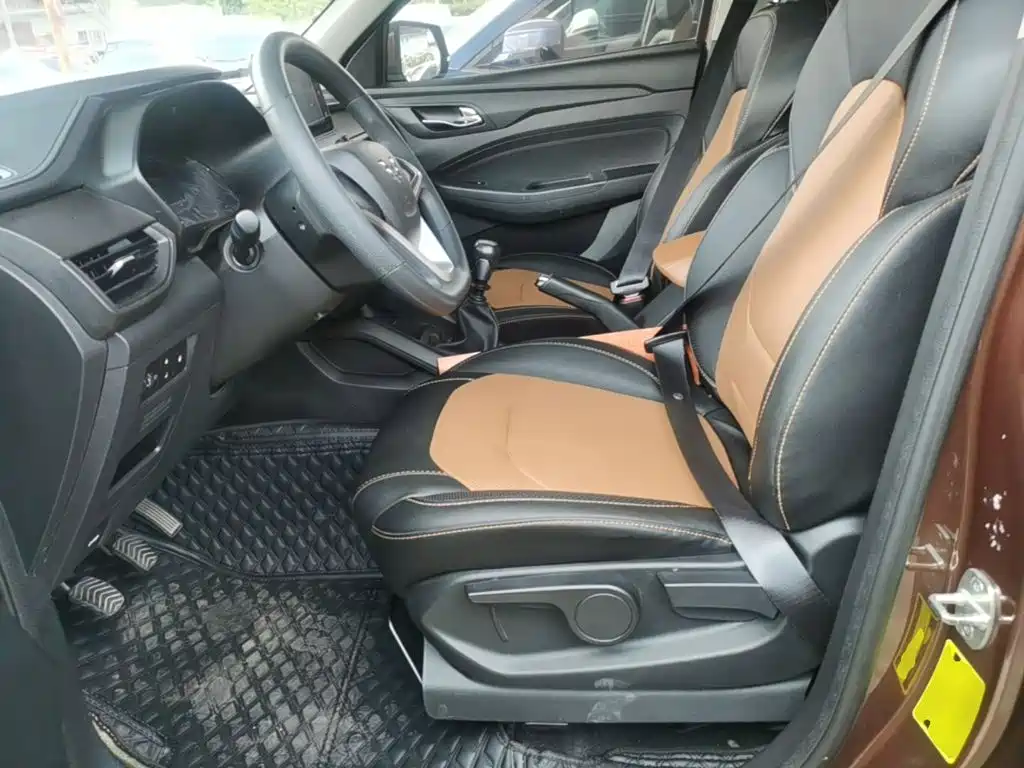 Wuling Hongguang S3 — фото 15