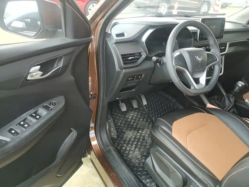 Wuling Hongguang S3 — фото 16