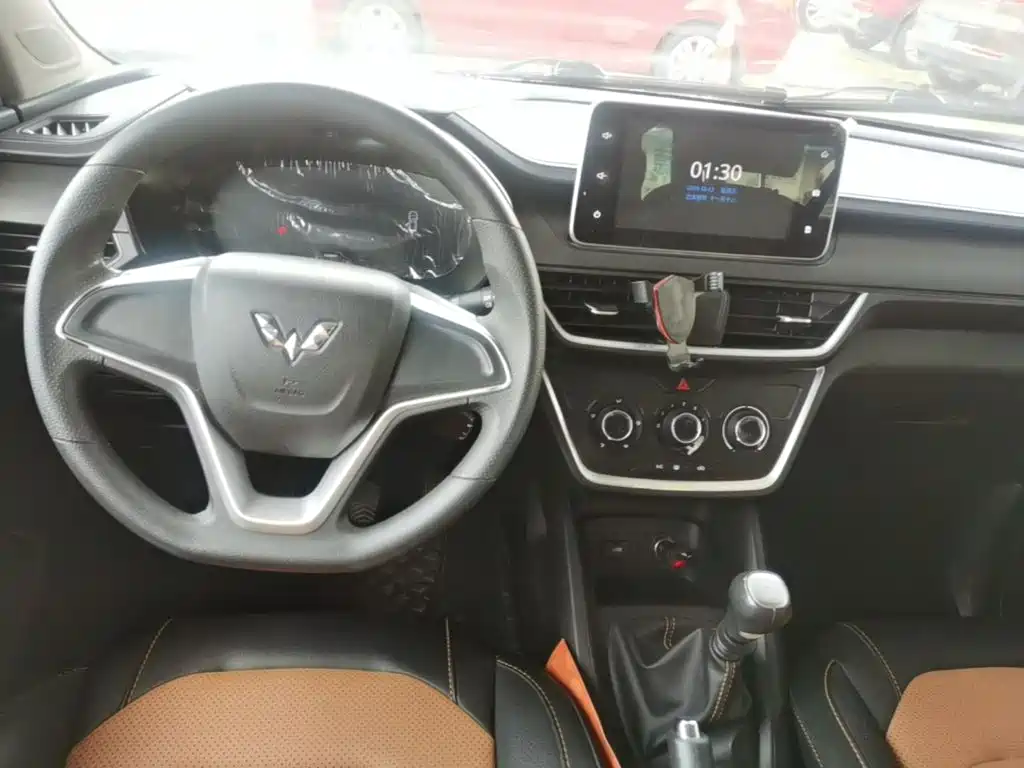 Wuling Hongguang S3 — фото 10