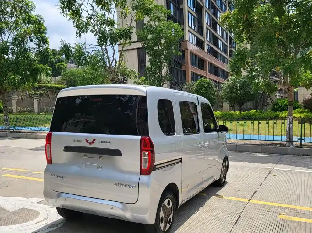 Wuling Zhiguang EV — фото 9