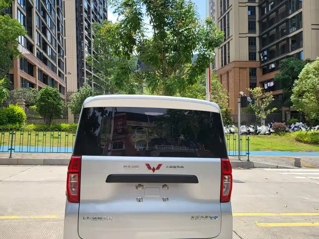 Wuling Zhiguang EV — фото 10