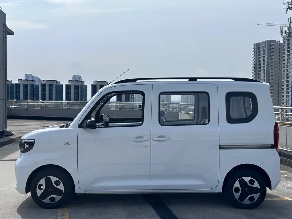 Wuling Zhiguang EV — фото 3