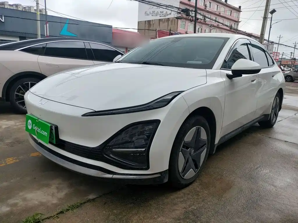 Wuling Wuling E5 — фото 2