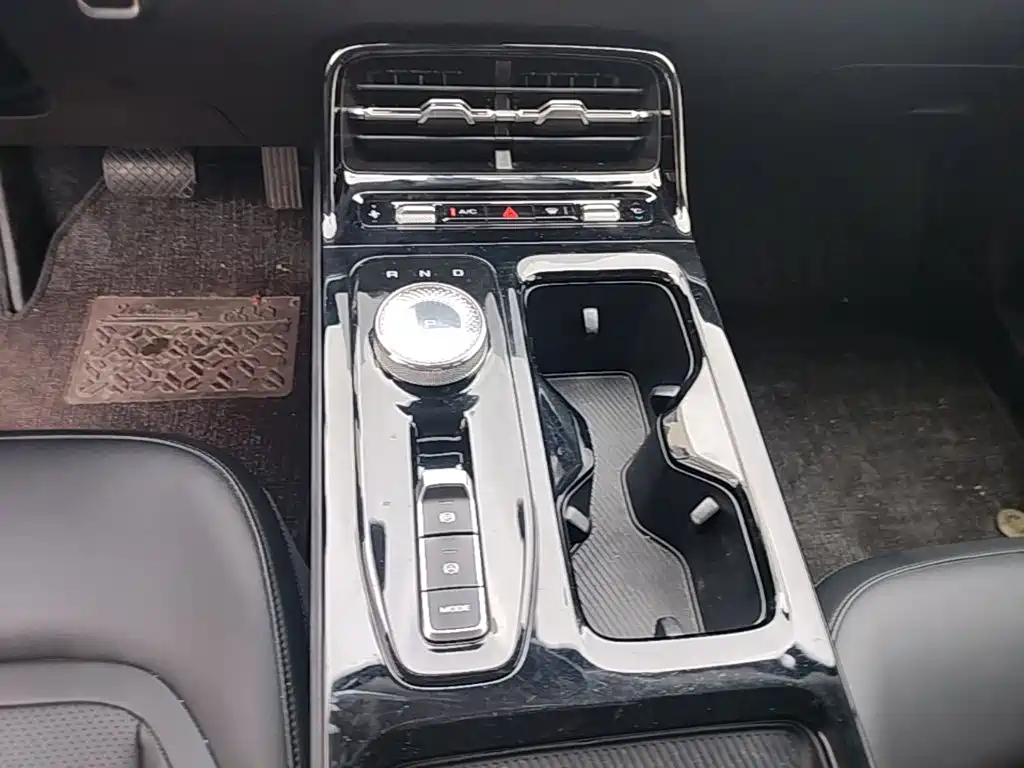 Wuling Wuling E5 — фото 14