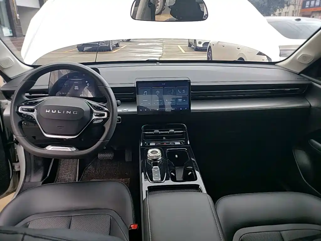 Wuling Wuling E5 — фото 10