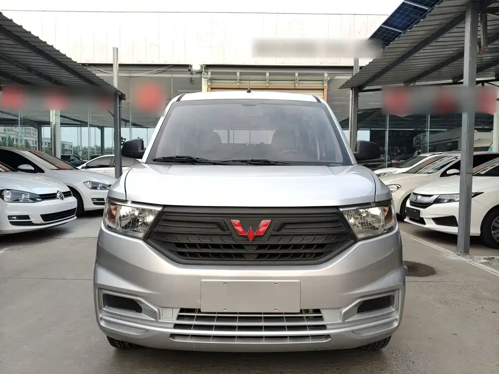 Wuling Hongguang V — фото 22