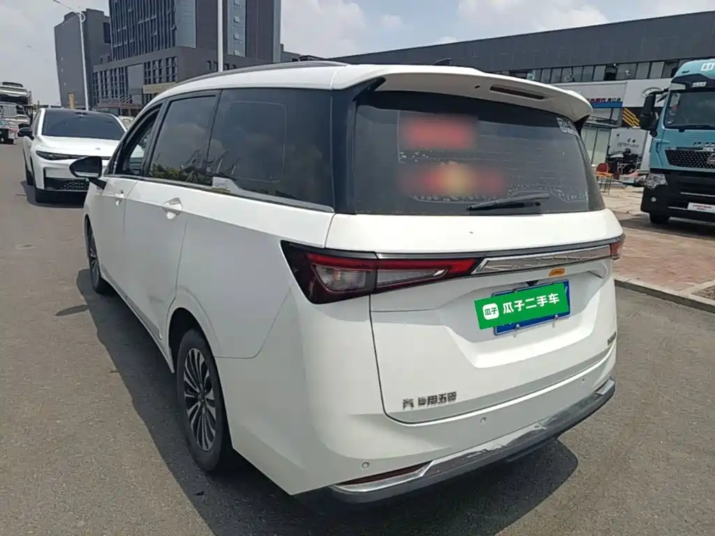 Wuling Jiachen — фото 23