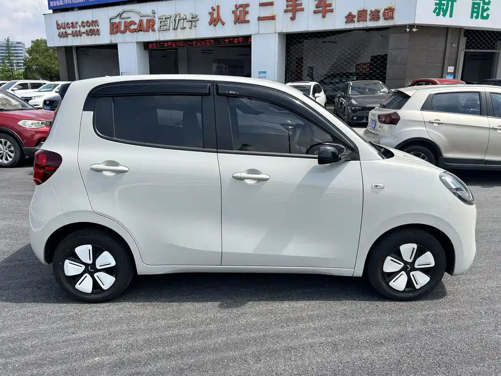 Wuling MINIEV — фото 3