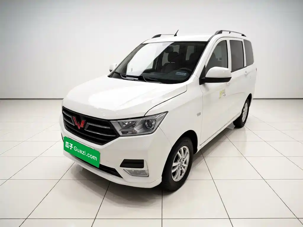 Wuling Hongguang — фото 2