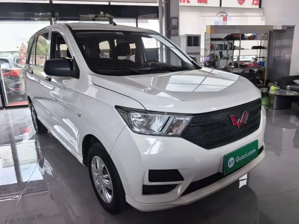 Wuling Hongguang — фото 4