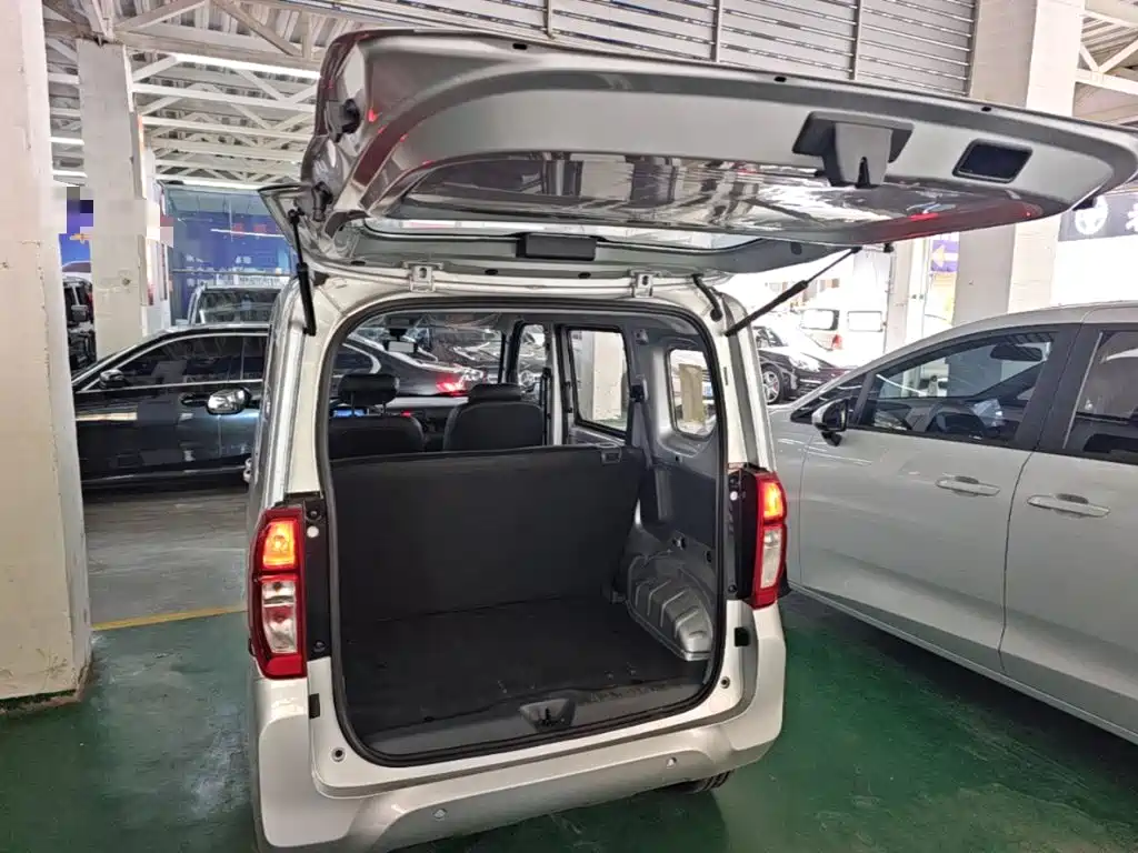 Wuling Zhiguang EV — фото 19