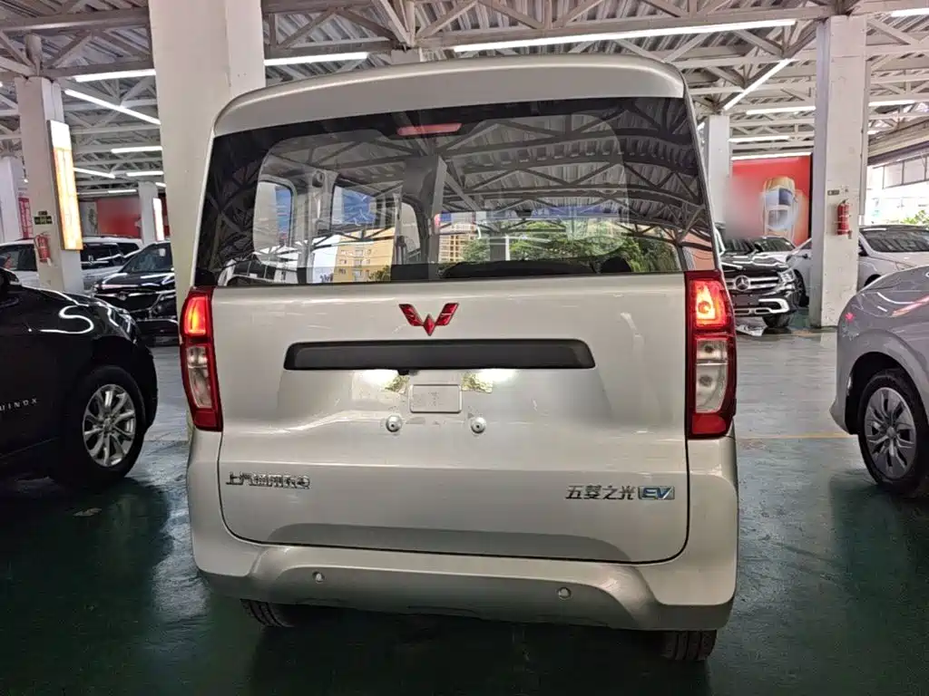 Wuling Zhiguang EV — фото 6