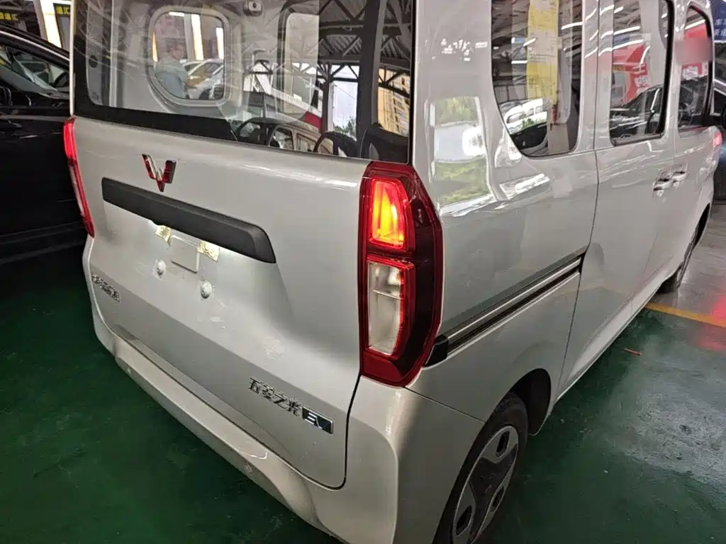 Wuling Zhiguang EV — фото 8