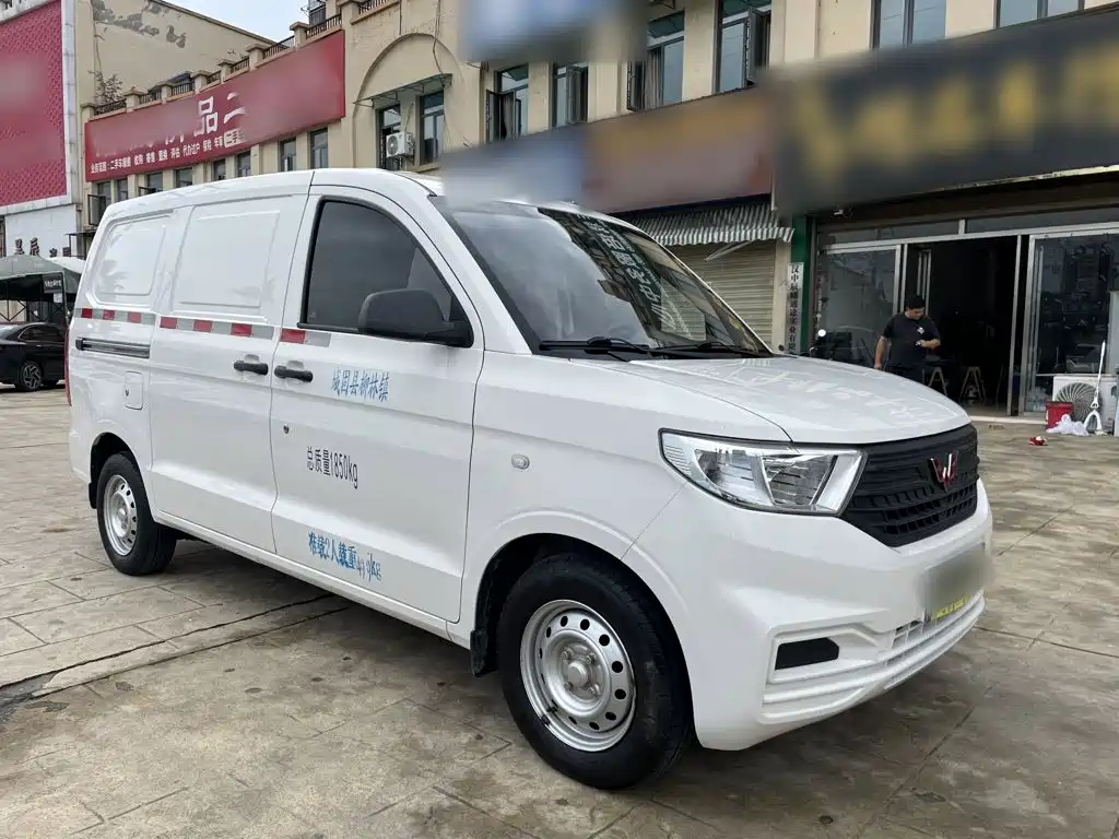 Wuling Hongguang V — фото 4