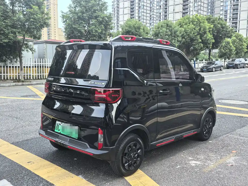 Wuling MINIEV — фото 4