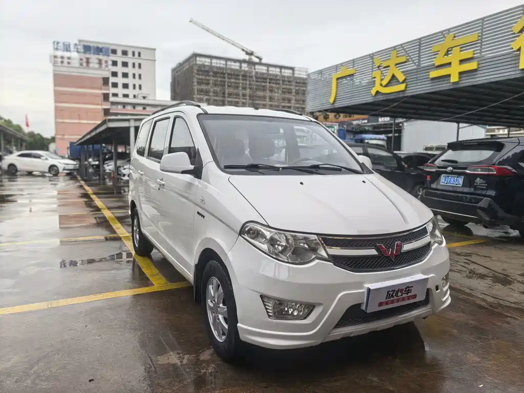 Wuling Hongguang — фото 3