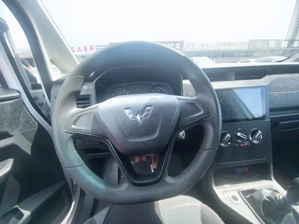 Wuling Hongguang PLUS — фото 11