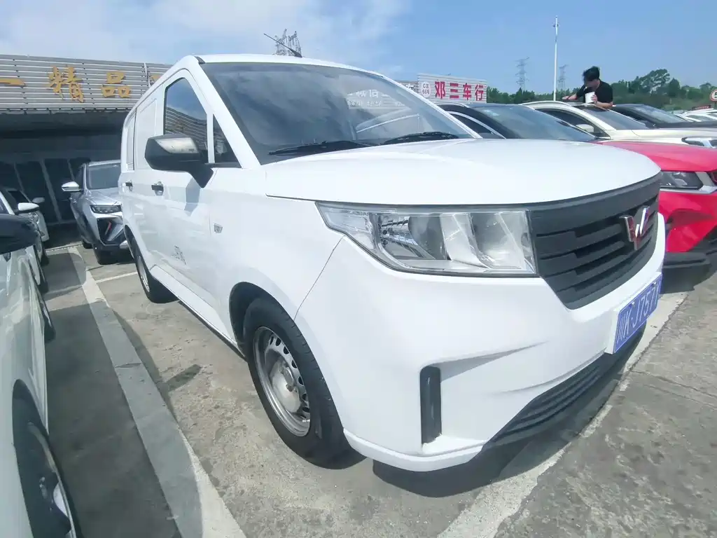 Wuling Hongguang PLUS — фото 3