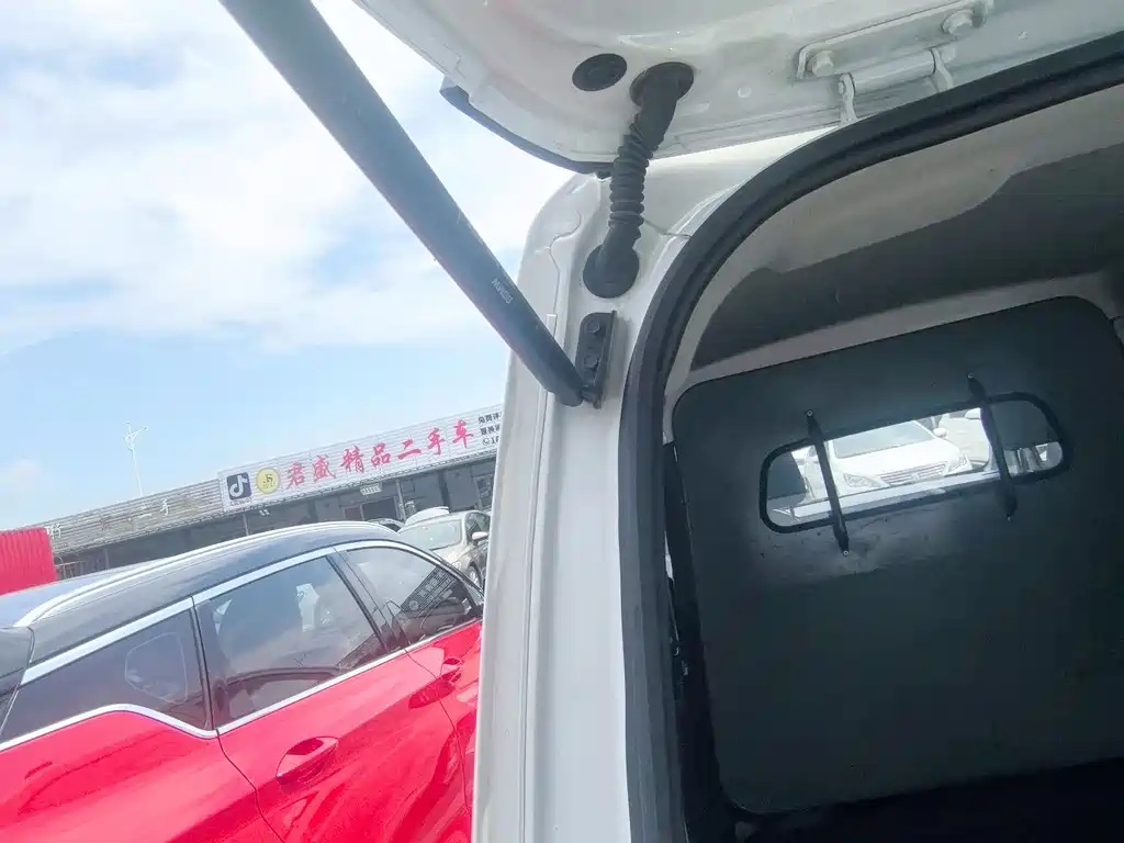 Wuling Hongguang PLUS — фото 26