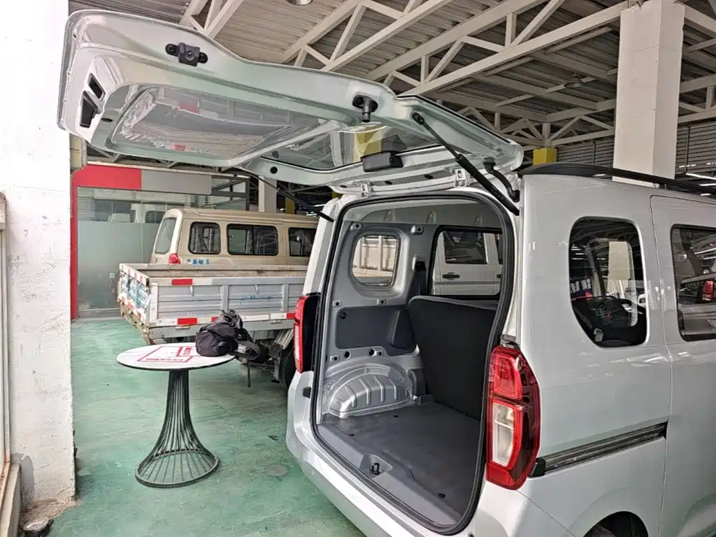 Wuling Zhiguang EV — фото 15