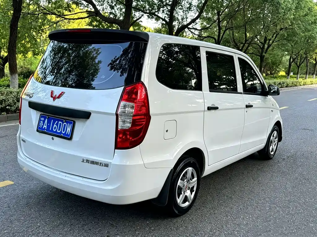 Wuling Hongguang — фото 6