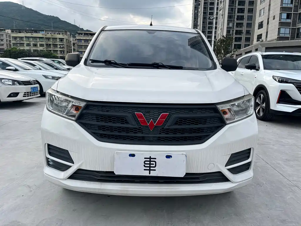 Wuling Hongguang — фото 2