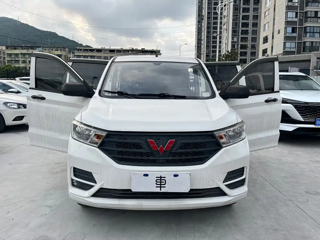 Wuling Hongguang — фото 13