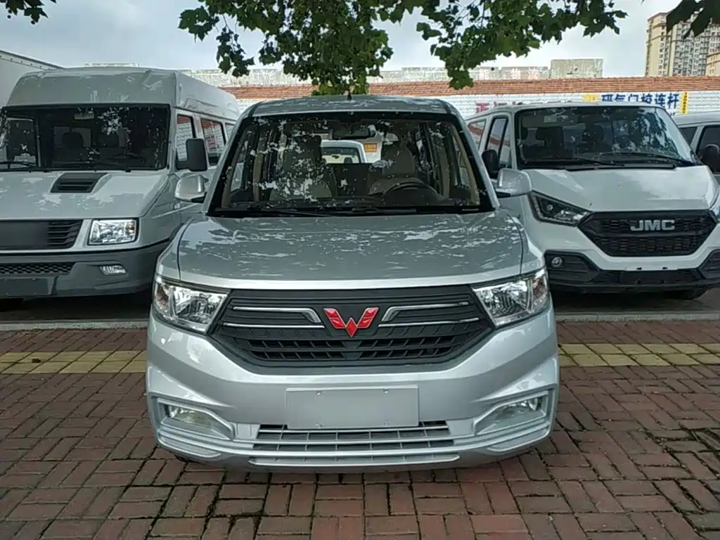 Wuling Hongguang V — фото 3