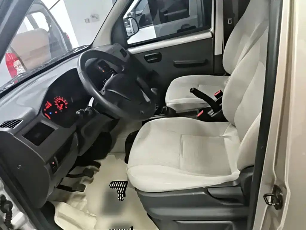 Wuling Rongguang S — фото 15