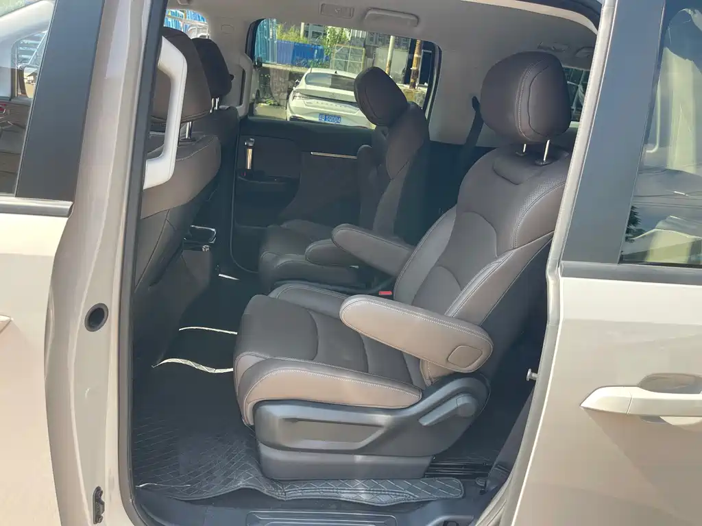 Wuling Xingguang 730 New Energy — фото 7