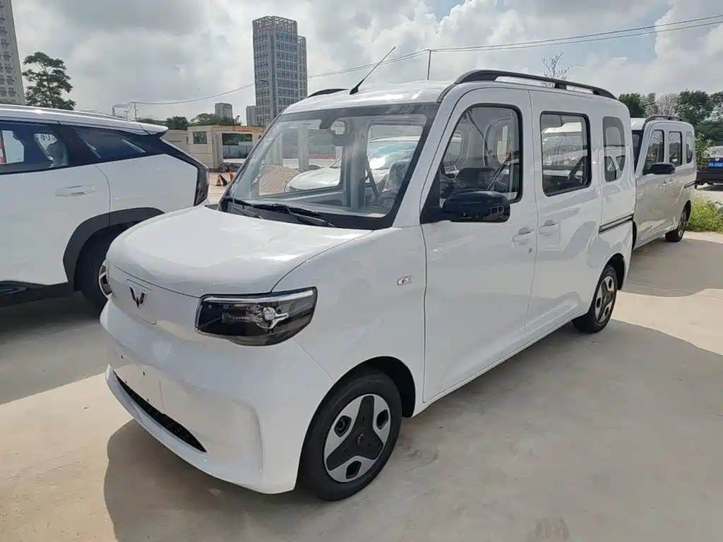 Wuling Zhiguang EV — фото 2