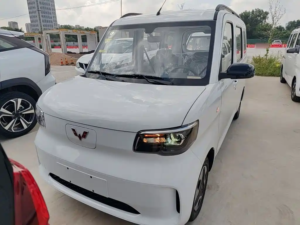 Wuling Zhiguang EV — фото 3