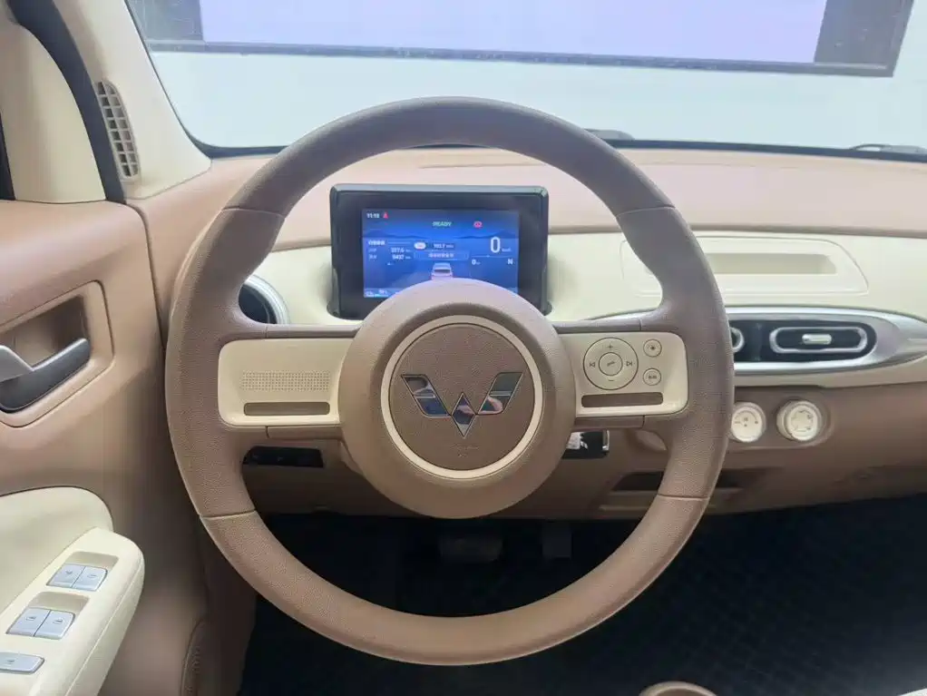 Wuling MINIEV — фото 11