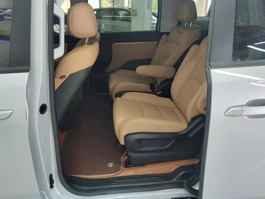 Wuling Xingguang 730 New Energy — фото 11