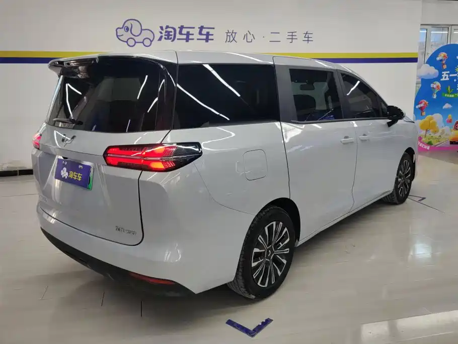 Wuling Xingguang 730 New Energy — фото 3