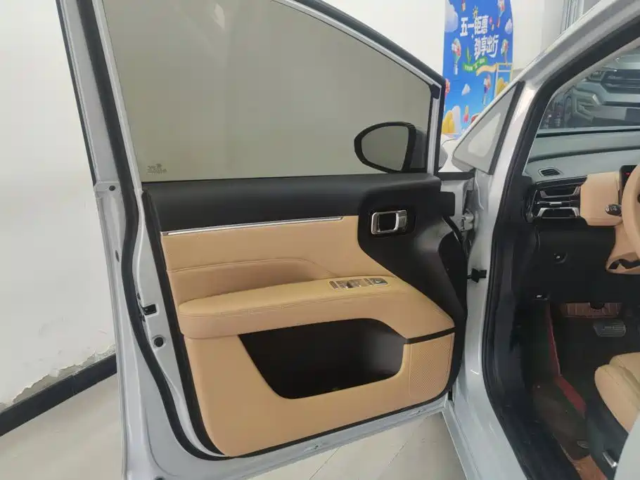 Wuling Xingguang 730 New Energy — фото 7