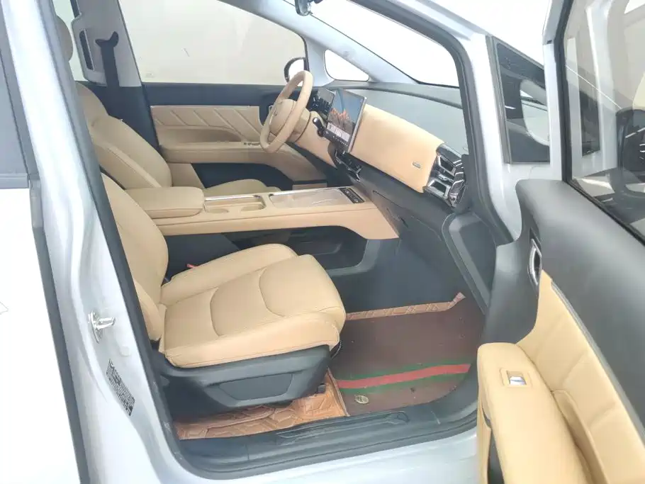 Wuling Xingguang 730 New Energy — фото 8