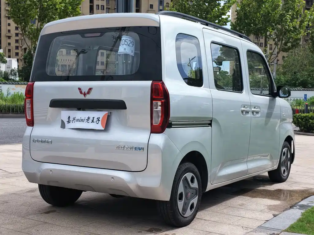 Wuling Zhiguang EV — фото 6