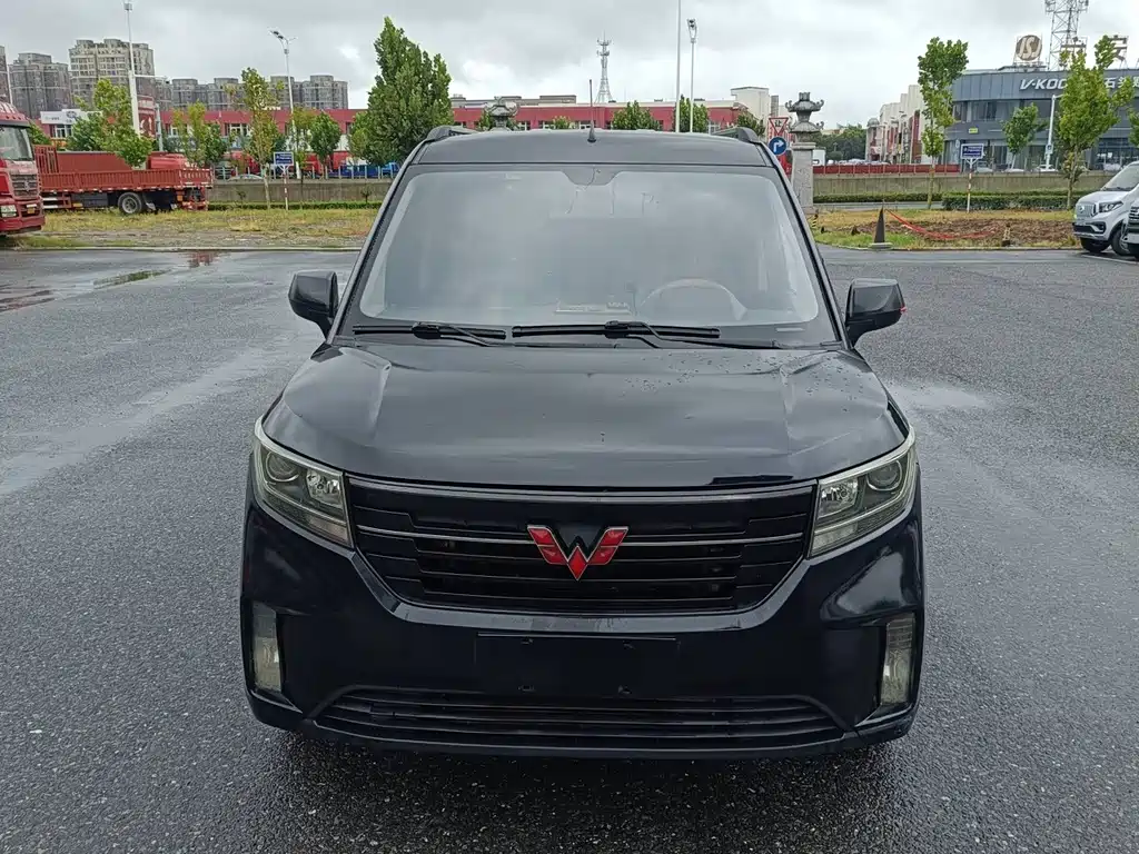 Wuling Hongguang PLUS — фото 2