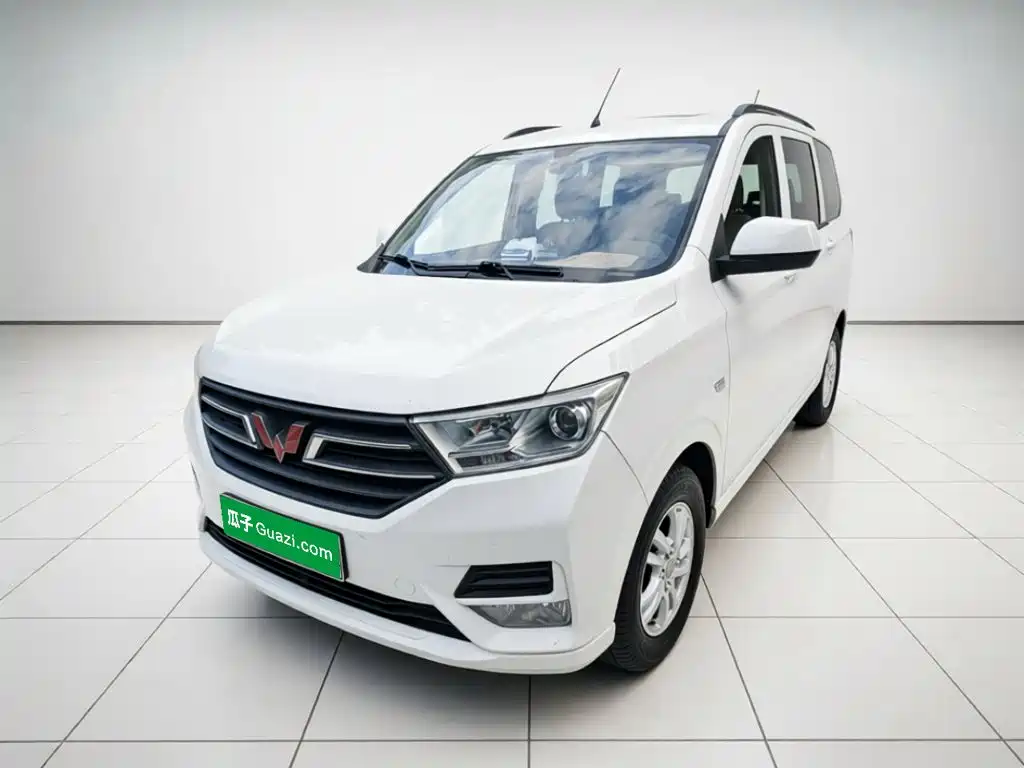 Wuling Hongguang — фото 2