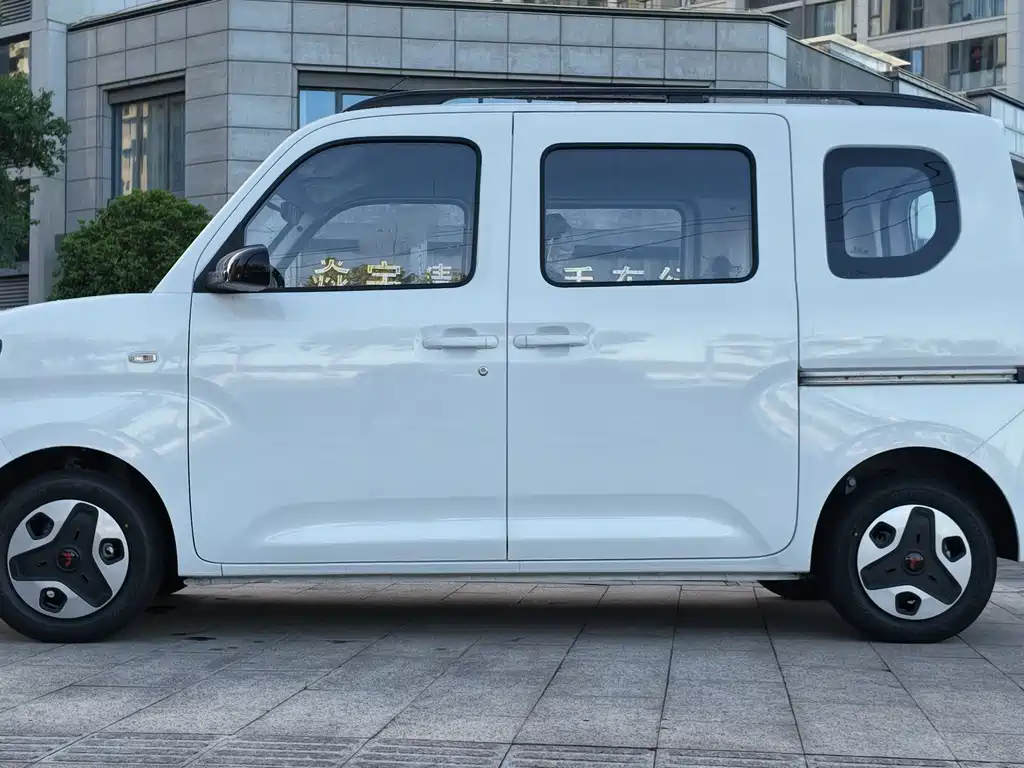 Wuling Zhiguang EV — фото 3
