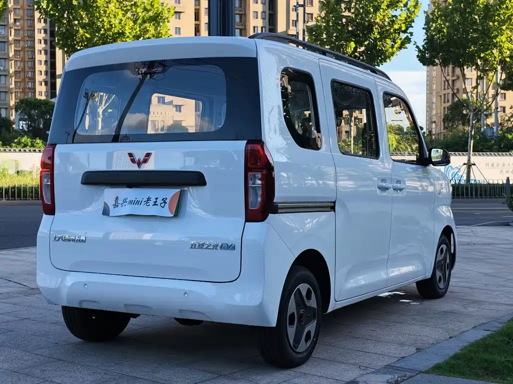 Wuling Zhiguang EV — фото 6