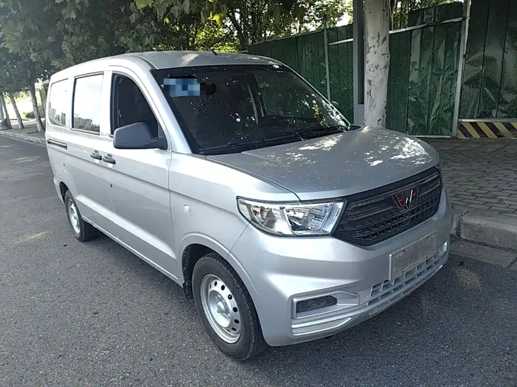 Wuling Hongguang V — фото 22
