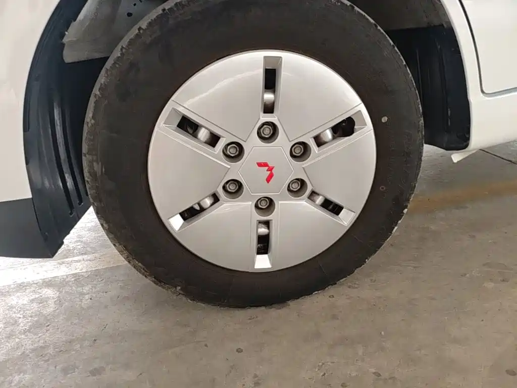 Wuling Yangguang — фото 23