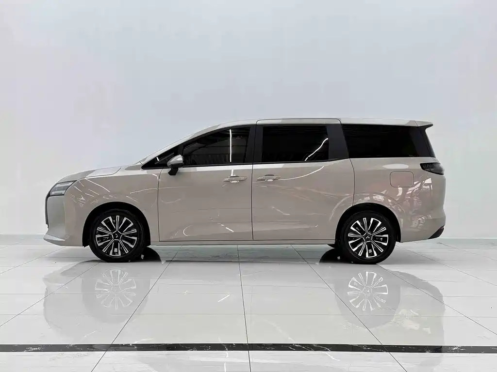 Wuling Xingguang 730 — фото 7