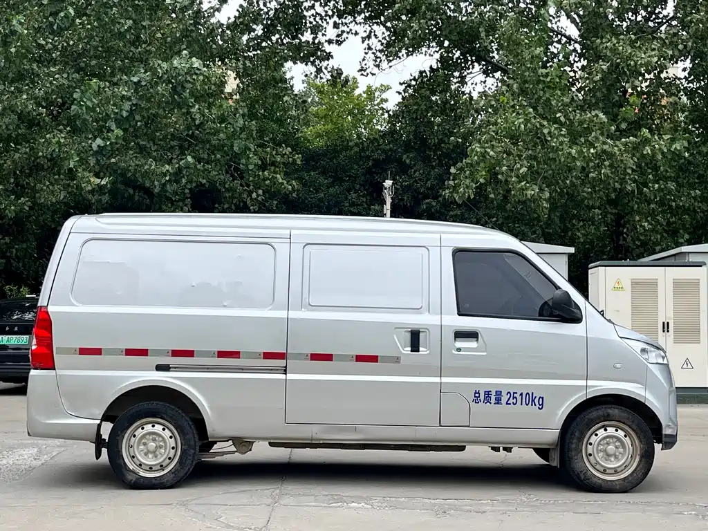 Wuling Wuling EV50 — фото 4