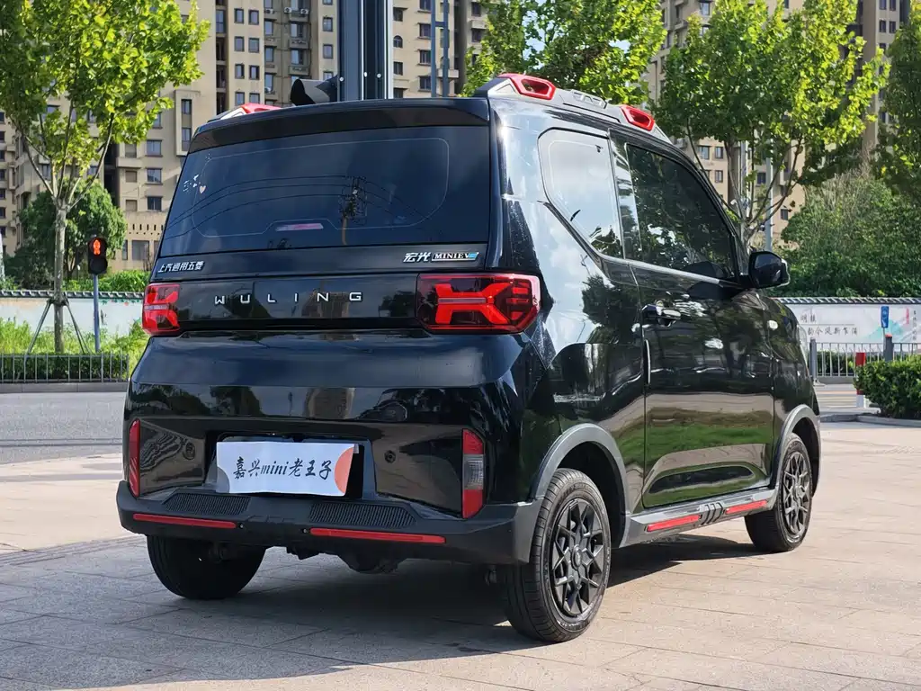 Wuling MINIEV — фото 6