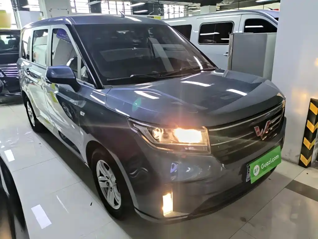 Wuling Hongguang PLUS — фото 4
